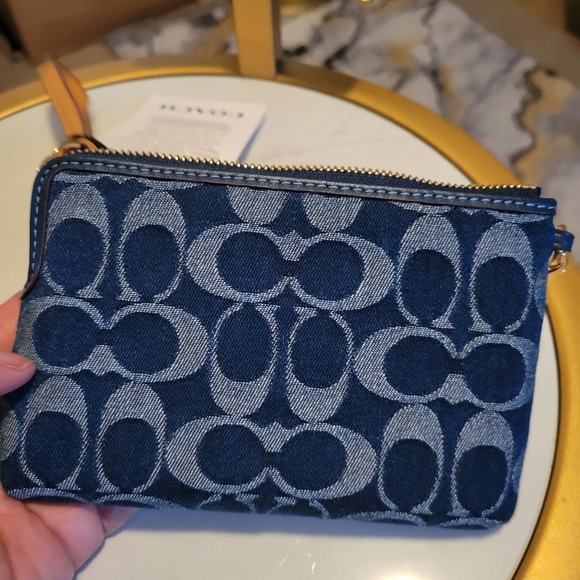 *NEW* CORNER ZIP COACH WRISTLET 🍒DENIM CHERRY🍒 COLLECTION - Picture 10 of 10